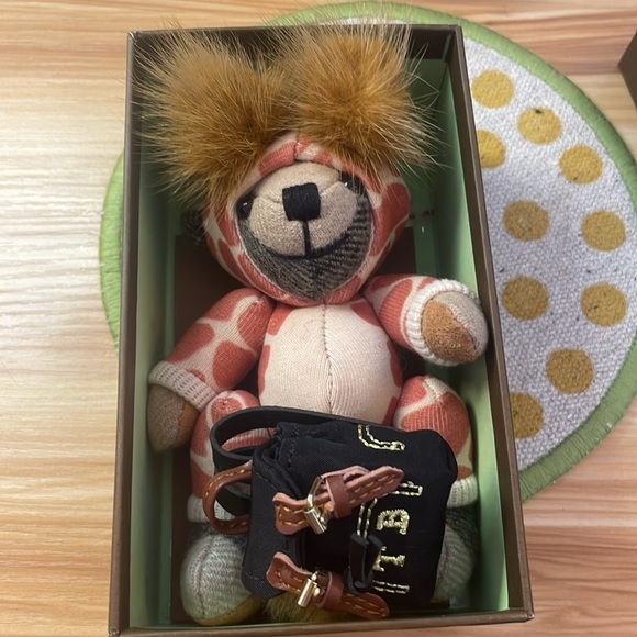 BURBERRY Giraffe with backpack key ring purse charm - Picture 8 of 8